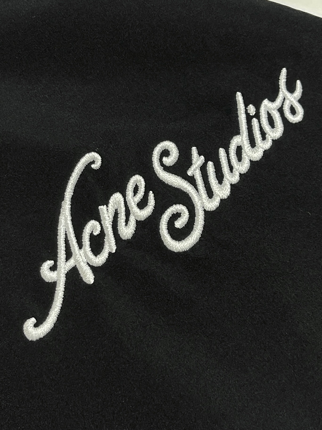 🛒🛒Acne Studios 2026SS科技面料徽标刺绣宽松夹克外套 棉锦混纺斜纹科技面料170克 锦纶混纺里布150 🛒🛒Acne Studios 2026SS科技面料徽标刺绣宽松夹克外套 棉锦混纺斜纹科技面料170克 锦纶混纺里布150