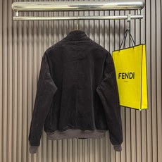 🛒🛒拉夫劳伦 RL Ralph Lauren 刺绣灯芯绒夹克外套,定制宽棱纹韵丝缕灯芯绒雅织,以一抹深邃的藏蓝色优雅呈现 🛒🛒拉夫劳伦 RL Ralph Lauren 刺绣灯芯绒夹克外套,定制宽棱纹韵丝缕灯芯绒雅织,以一抹深邃的藏蓝色优雅呈现