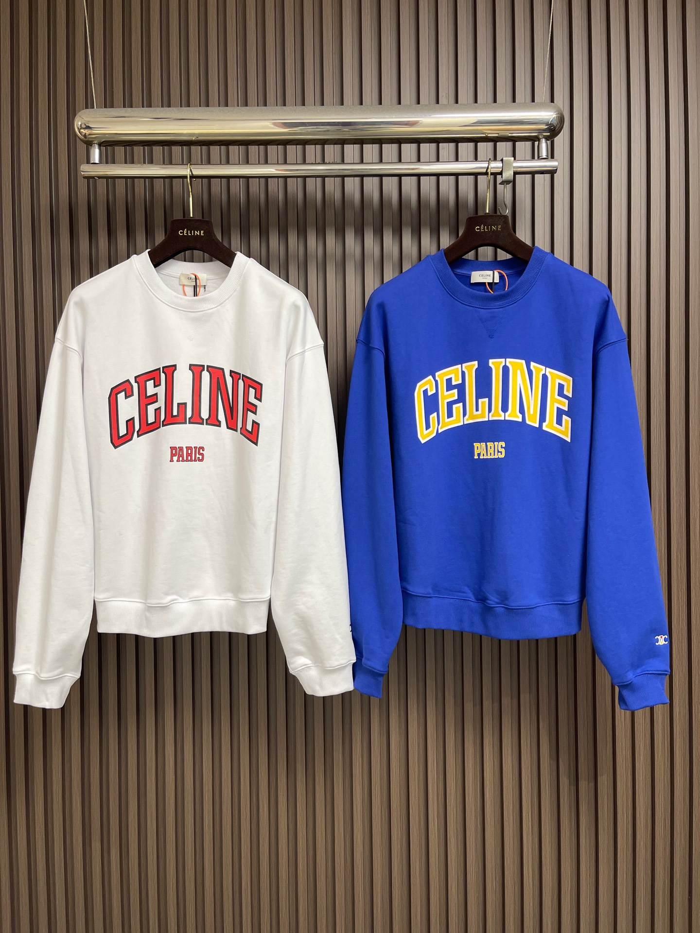 🛒🛒CELINE 字母印花刺绣圆领卫衣，面料采用原版一致定制朔泽凝萃毛圈棉面料，经预缩与柔软定型工艺处理，触感软糯亲肤，
