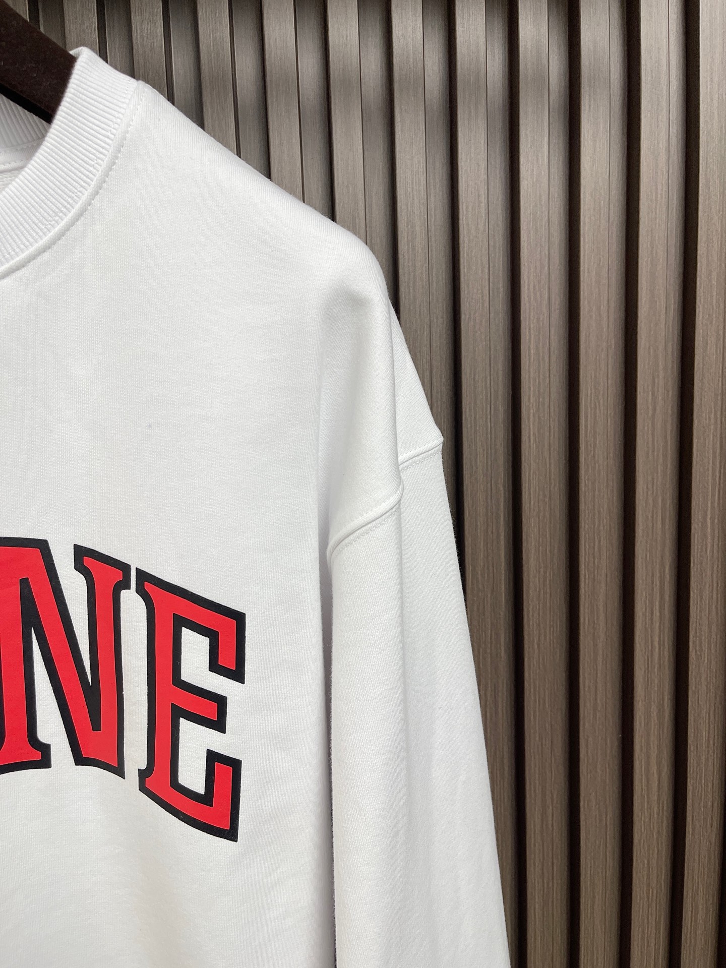 🛒🛒CELINE 字母印花刺绣圆领卫衣，面料采用原版一致定制朔泽凝萃毛圈棉面料，经预缩与柔软定型工艺处理，触感软糯亲肤，