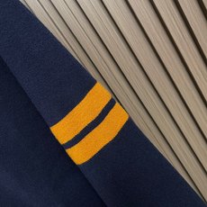 🛒🛒ZEGNA 标识条纹针织毛衣,定制曜序御萃高逸美利诺羊毛,左袖撞色织带隐奢点缀,于细微方寸间镌刻百年世家的内敛底蕴, 🛒🛒ZEGNA 标识条纹针织毛衣,定制曜序御萃高逸美利诺羊毛,左袖撞色织带隐奢点缀,于细微方寸间镌刻百年世家的内敛底蕴,