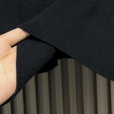 🛒🛒ZEGNA 标识条纹针织毛衣,定制曜序御萃高逸美利诺羊毛,左袖撞色织带隐奢点缀,于细微方寸间镌刻百年世家的内敛底蕴, 🛒🛒ZEGNA 标识条纹针织毛衣,定制曜序御萃高逸美利诺羊毛,左袖撞色织带隐奢点缀,于细微方寸间镌刻百年世家的内敛底蕴,
