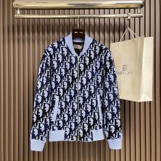 🛒🛒Dior Oblique 渐变满印毛衣外套,定织岚缂云序臻织绵羊毛 垂坠挺括 软糯温润 冰蓝为基底 蓝调向炭黑循序晕 🛒🛒Dior Oblique 渐变满印毛衣外套,定织岚缂云序臻织绵羊毛 垂坠挺括 软糯温润 冰蓝为基底 蓝调向炭黑循序晕