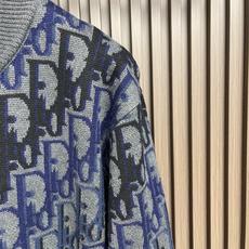 🛒🛒Dior Oblique 渐变满印毛衣外套,定织岚缂云序臻织绵羊毛 垂坠挺括 软糯温润 冰蓝为基底 蓝调向炭黑循序晕 🛒🛒Dior Oblique 渐变满印毛衣外套,定织岚缂云序臻织绵羊毛 垂坠挺括 软糯温润 冰蓝为基底 蓝调向炭黑循序晕