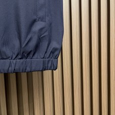 🛒🛒LORO PIANA Loro Piana 双面穿无袖背心夹克外套,立领,正面贴边口袋,松紧双向拉链开合,采用意大利 🛒🛒LORO PIANA Loro Piana 双面穿无袖背心夹克外套,立领,正面贴边口袋,松紧双向拉链开合,采用意大利