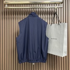 🛒🛒LORO PIANA Loro Piana 双面穿无袖背心夹克外套,立领,正面贴边口袋,松紧双向拉链开合,采用意大利 🛒🛒LORO PIANA Loro Piana 双面穿无袖背心夹克外套,立领,正面贴边口袋,松紧双向拉链开合,采用意大利