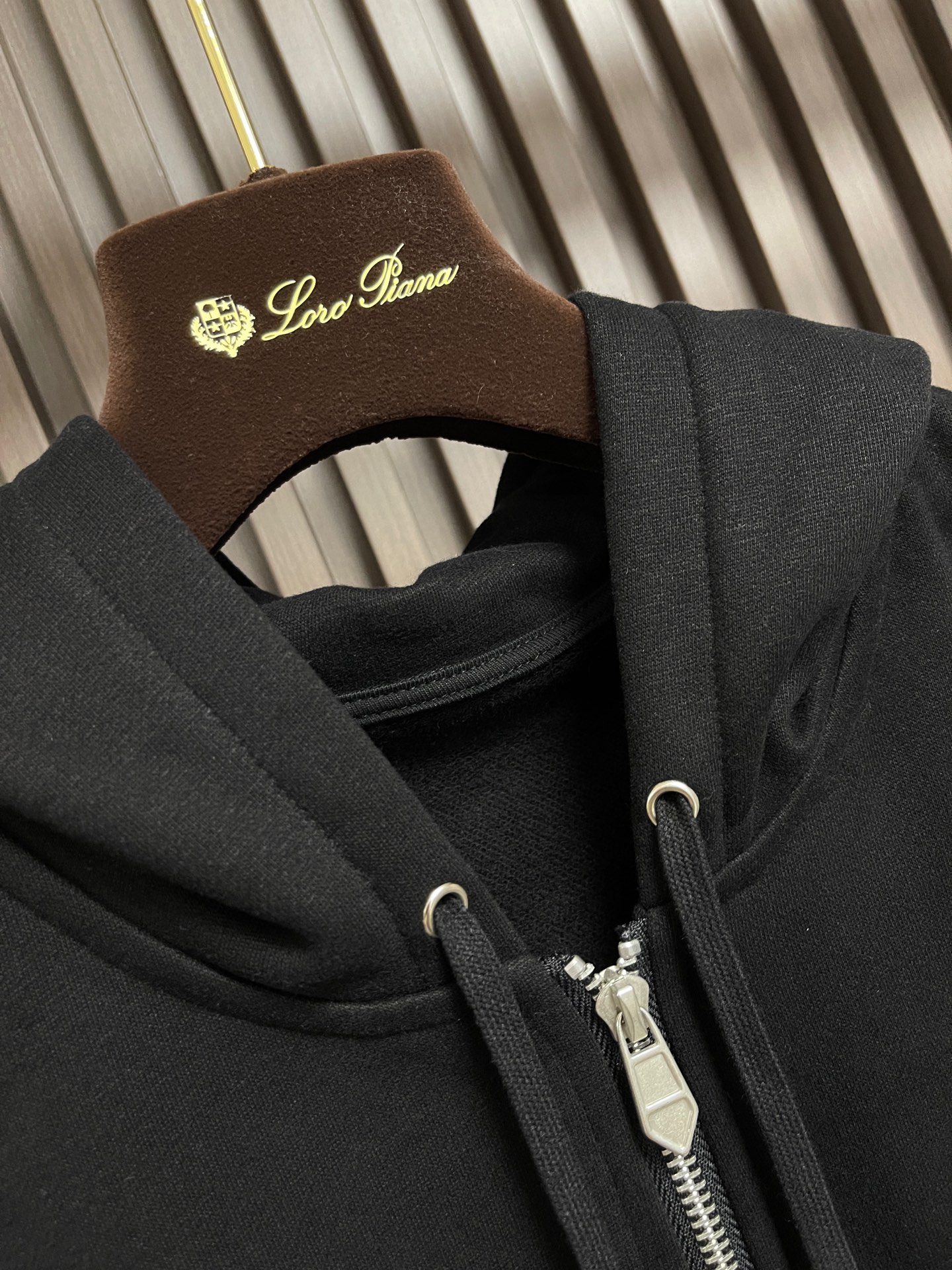 🛒🛒Hermes 2026FW 拼皮标识秋季圆领卫衣。特别定织面料100高支纯棉质地！细看图片面料表面有 纹理，亲肤透气