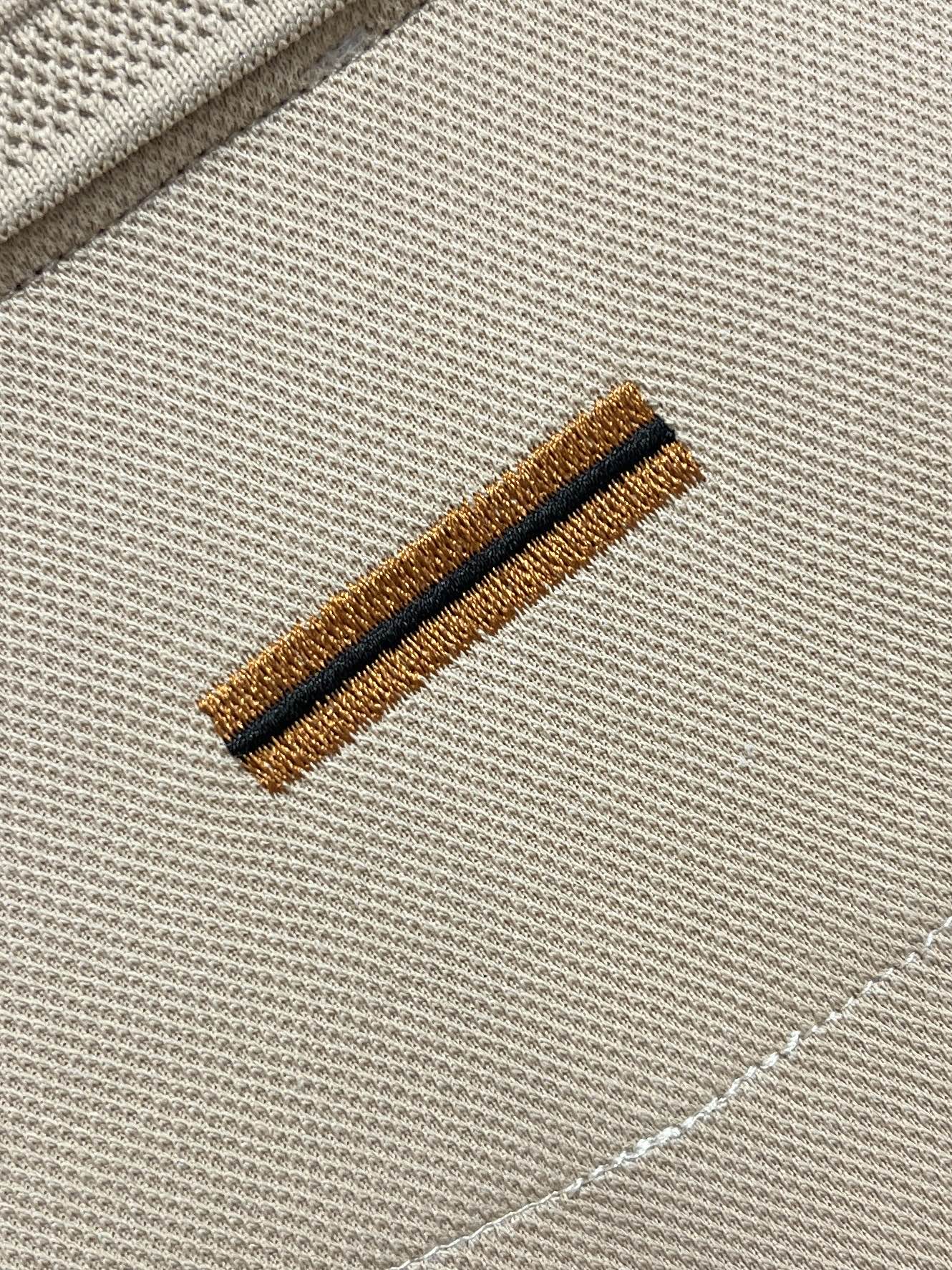 🛒🛒Zegna 翻领长袖Polo衫，采用定制面料，简约奢华，设计感十足！给人简约又不乏味的感觉，营造出低调又独特的个性时