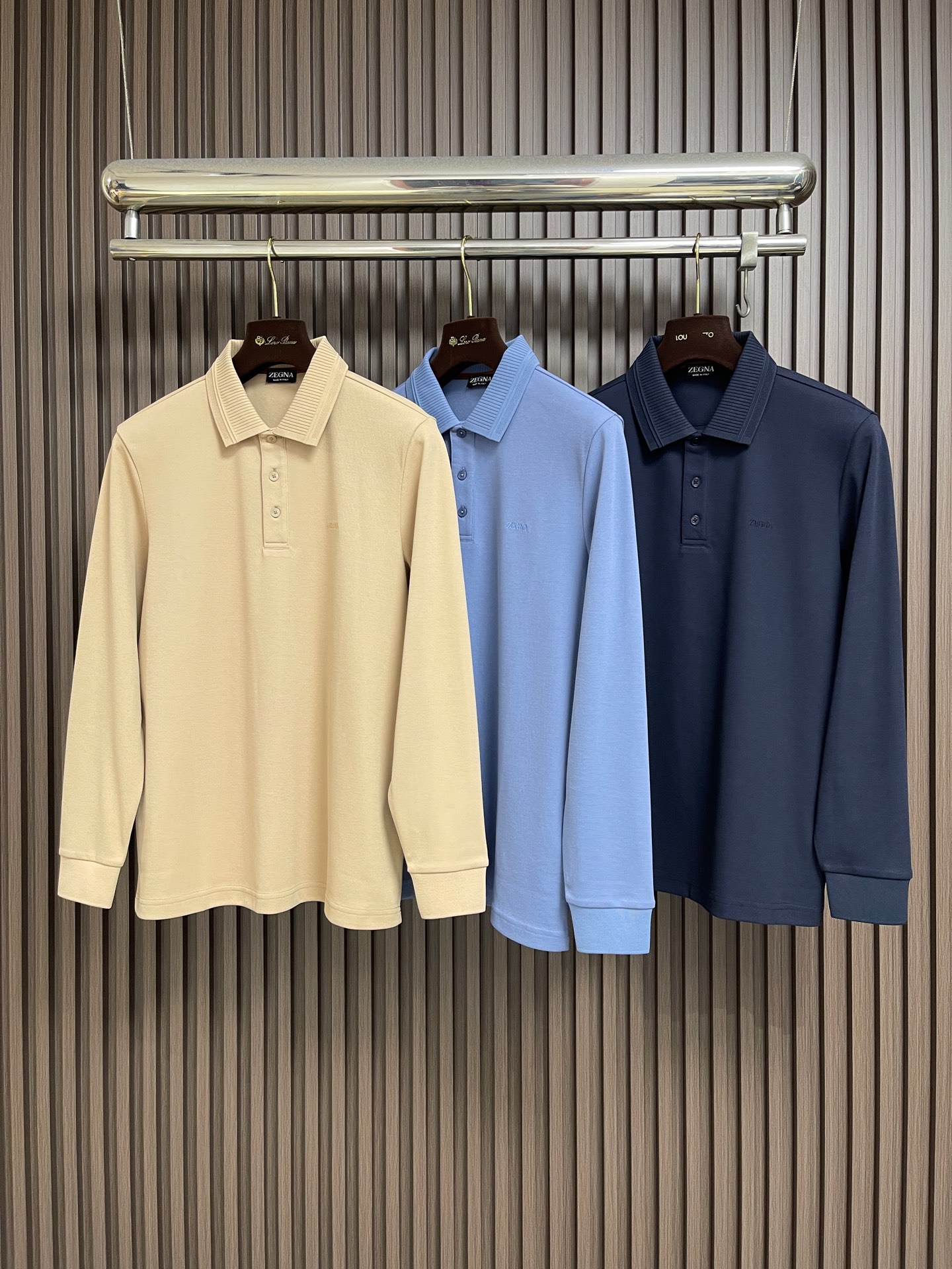 🛒🛒Zegna 翻领长袖Polo衫，采用定制面料，简约奢华，设计感十足！给人简约又不乏味的感觉，营造出低调又独特的个性时