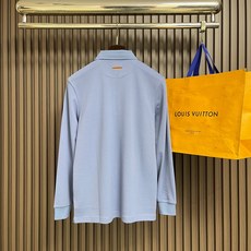 🛒🛒Zegna 翻领长袖Polo衫,采用定制面料,简约奢华,设计感十足!给人简约又不乏味的感觉,营造出低调又独特的个性时 🛒🛒Zegna 翻领长袖Polo衫,采用定制面料,简约奢华,设计感十足!给人简约又不乏味的感觉,营造出低调又独特的个性时