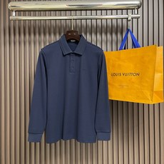 🛒🛒Zegna 翻领长袖Polo衫,采用定制面料,简约奢华,设计感十足!给人简约又不乏味的感觉,营造出低调又独特的个性时 🛒🛒Zegna 翻领长袖Polo衫,采用定制面料,简约奢华,设计感十足!给人简约又不乏味的感觉,营造出低调又独特的个性时