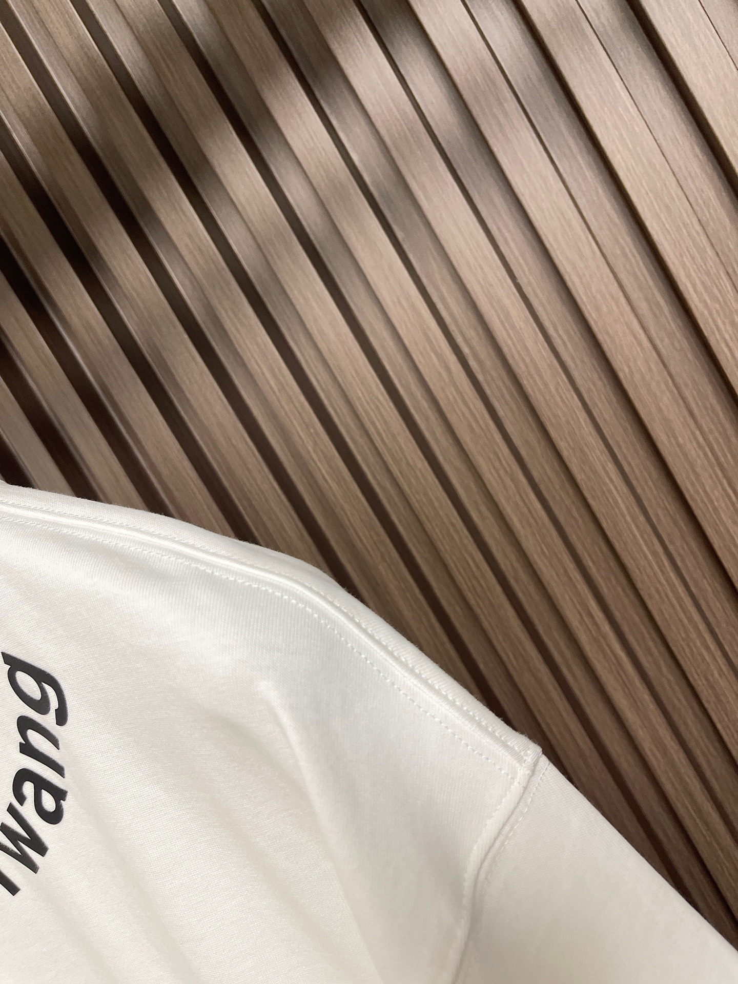 🛒🛒Alexander Wang 2026SS早秋新款 徽标印花圆领短袖T恤，经典圆领搭配立体浮雕徽标印花，纯棉面料柔软