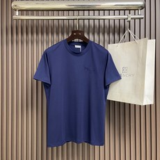 🛒🛒Dior 2026ss夏季新款立体logo标识刺绣短袖T恤,定制长绒棉面料,工艺极度复杂,视觉相当雅致时髦,高贵而优 🛒🛒Dior 2026ss夏季新款立体logo标识刺绣短袖T恤,定制长绒棉面料,工艺极度复杂,视觉相当雅致时髦,高贵而优