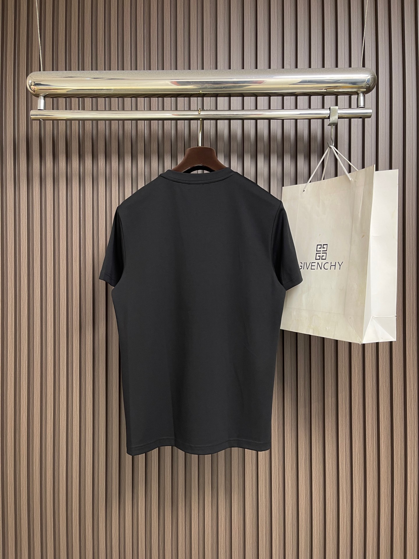 🛒🛒Dior 2026ss夏季新款立体logo标识刺绣短袖T恤，定制长绒棉面料，工艺极度复杂，视觉相当雅致时髦，高贵而优