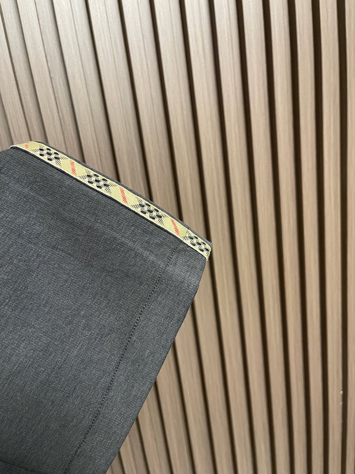 🛒🛒Burberry 2026SS早秋新款战马刺绣标识休闲裤，采用客供卫裤面料，战马标logo标志彰显品牌特征，腰部抽身