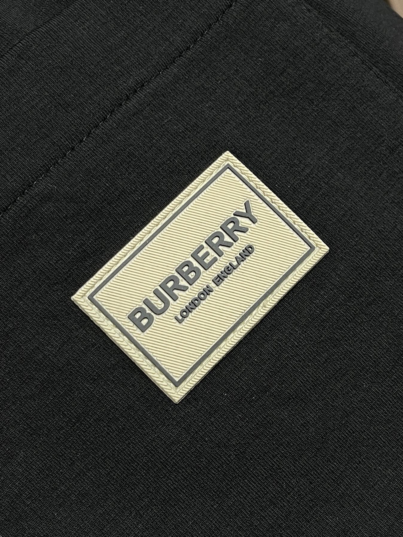 🛒🛒Burberry 2026SS早秋新款战马刺绣标识休闲裤，采用客供卫裤面料，战马标logo标志彰显品牌特征，腰部抽身