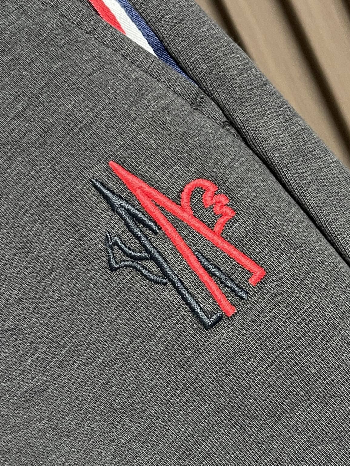 🛒🛒Moncler 2026ss早秋新款男士休闲卫裤。很有时代气息 立体修身裁剪版型，休闲外出，居家都是最佳的搭配松紧腰