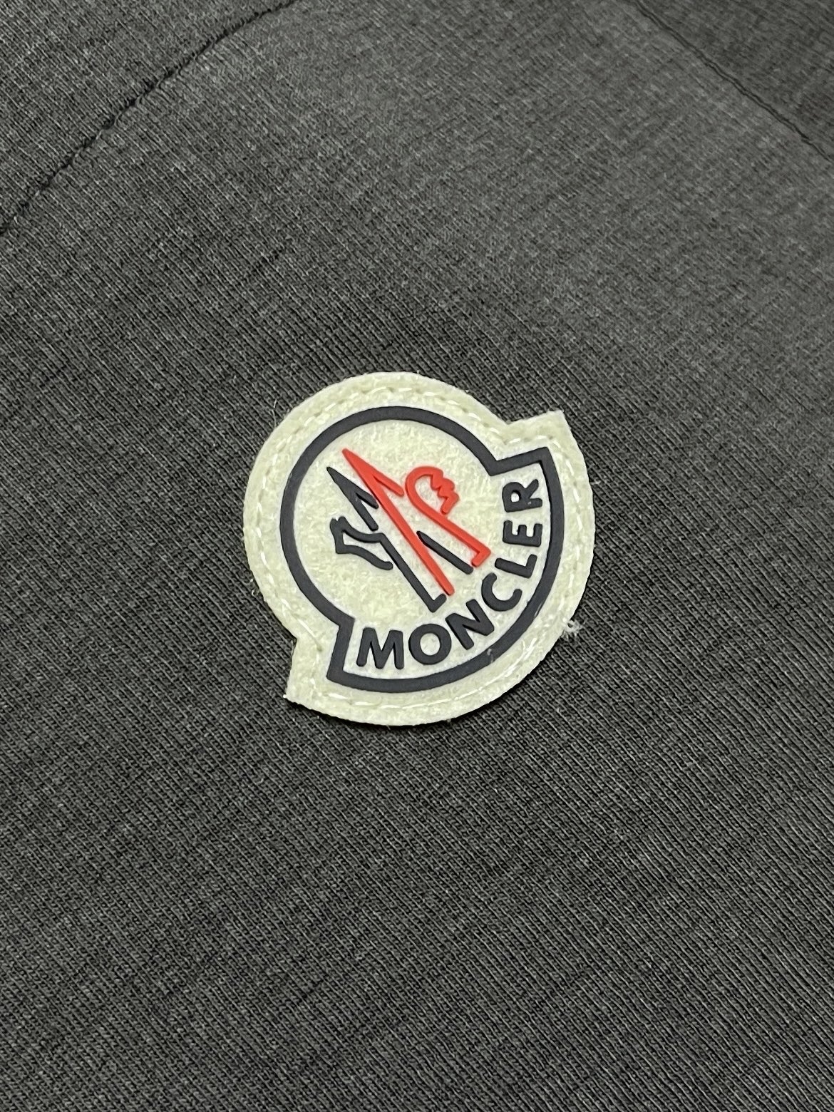 🛒🛒Moncler 2026ss早秋新款男士休闲卫裤。很有时代气息 立体修身裁剪版型，休闲外出，居家都是最佳的搭配松紧腰