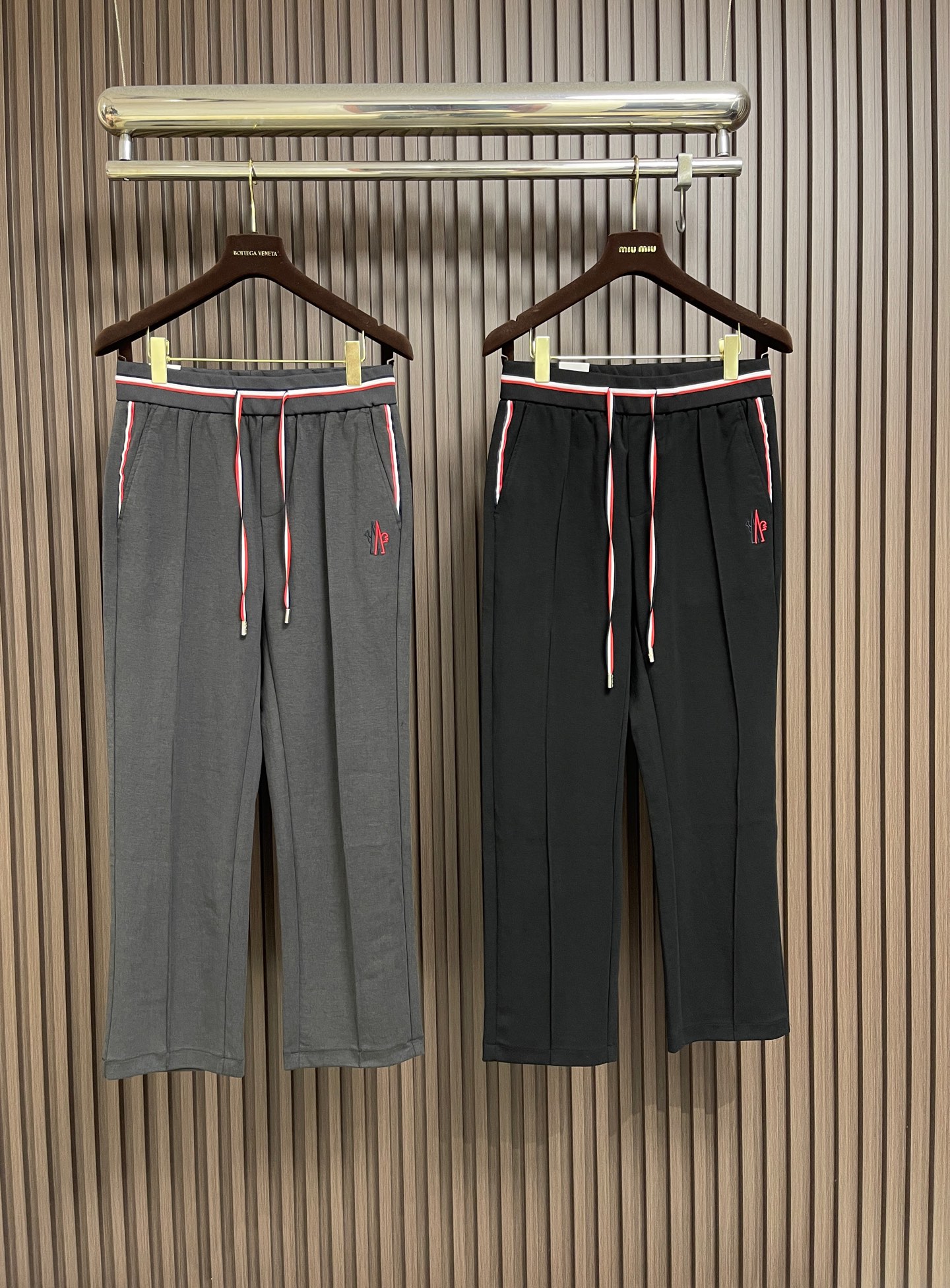 🛒🛒Moncler 2026ss早秋新款男士休闲卫裤。很有时代气息 立体修身裁剪版型，休闲外出，居家都是最佳的搭配松紧腰