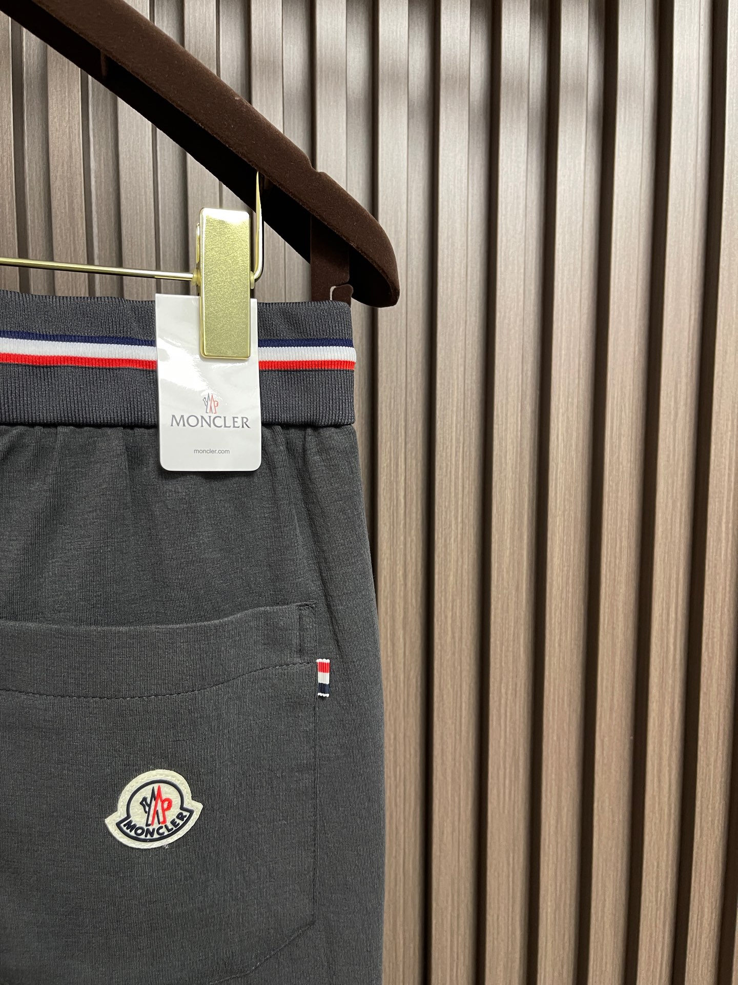 🛒🛒Moncler 2026ss早秋新款男士休闲卫裤。很有时代气息 立体修身裁剪版型，休闲外出，居家都是最佳的搭配松紧腰