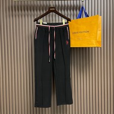 🛒🛒Moncler 2026ss早秋新款男士休闲卫裤。很有时代气息 立体修身裁剪版型,休闲外出,居家都是最佳的搭配松紧腰 🛒🛒Moncler 2026ss早秋新款男士休闲卫裤。很有时代气息 立体修身裁剪版型,休闲外出,居家都是最佳的搭配松紧腰