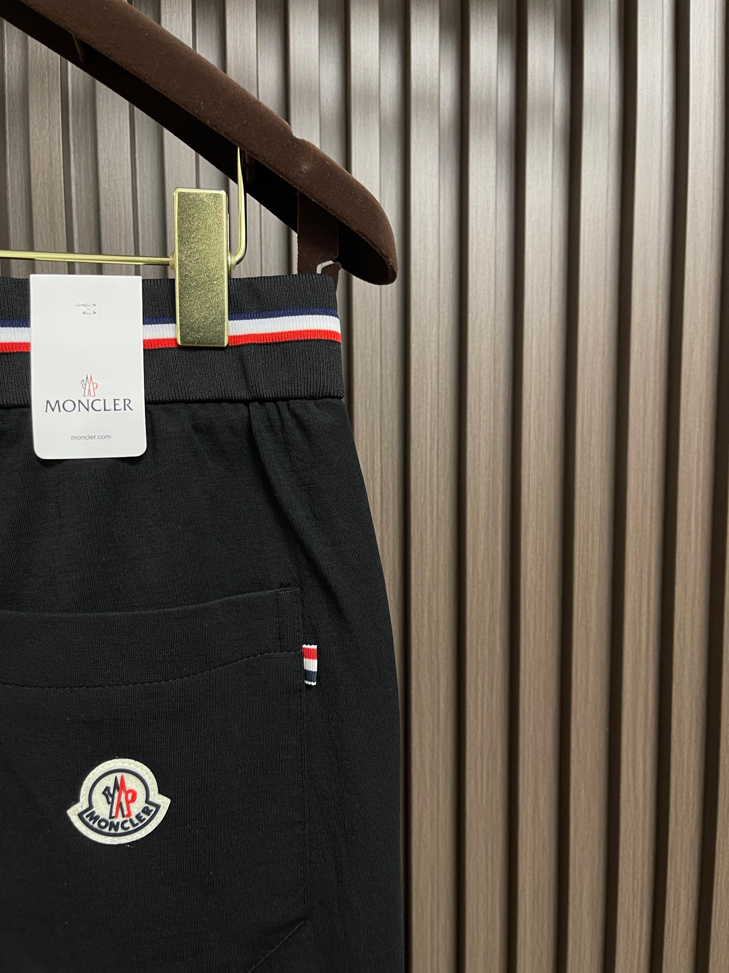 🛒🛒Moncler 2026ss早秋新款男士休闲卫裤。很有时代气息 立体修身裁剪版型，休闲外出，居家都是最佳的搭配松紧腰