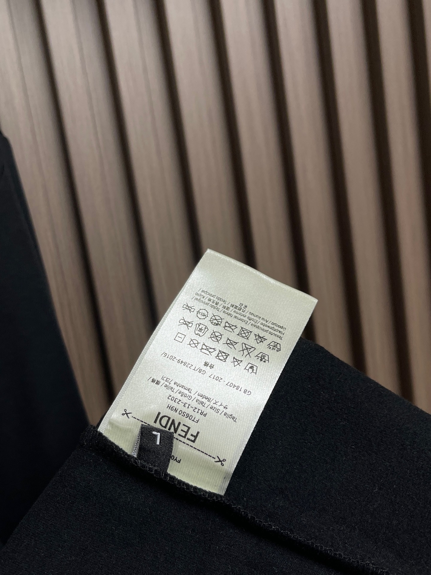 🛒🛒FENDI 2026SS秋季经典棉质圆领长袖T恤，采用24支特纺紧密棉面料，克重380g，具有光泽感的丝光绣线对版定
