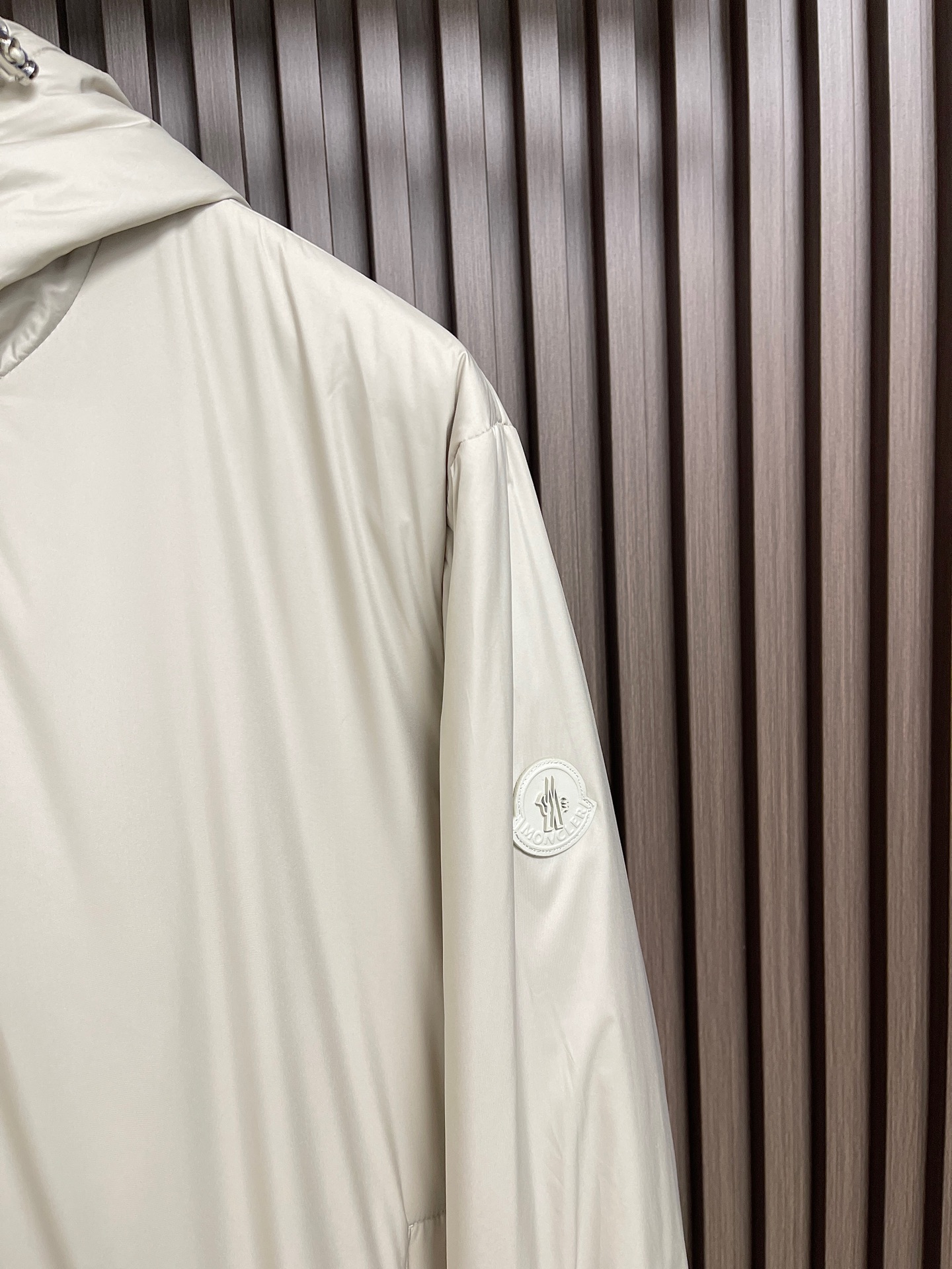 🛒🛒Moncler 2026ss秋冬新款连帽羽绒外套.处处细节显工艺足够的高级   结构性剪裁的设计改变来展现男士多样的