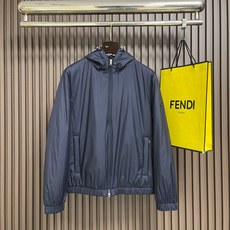 🛒🛒Moncler 2026ss秋冬新款连帽羽绒外套.处处细节显工艺足够的高级 结构性剪裁的设计改变来展现男士多样的 🛒🛒Moncler 2026ss秋冬新款连帽羽绒外套.处处细节显工艺足够的高级 结构性剪裁的设计改变来展现男士多样的