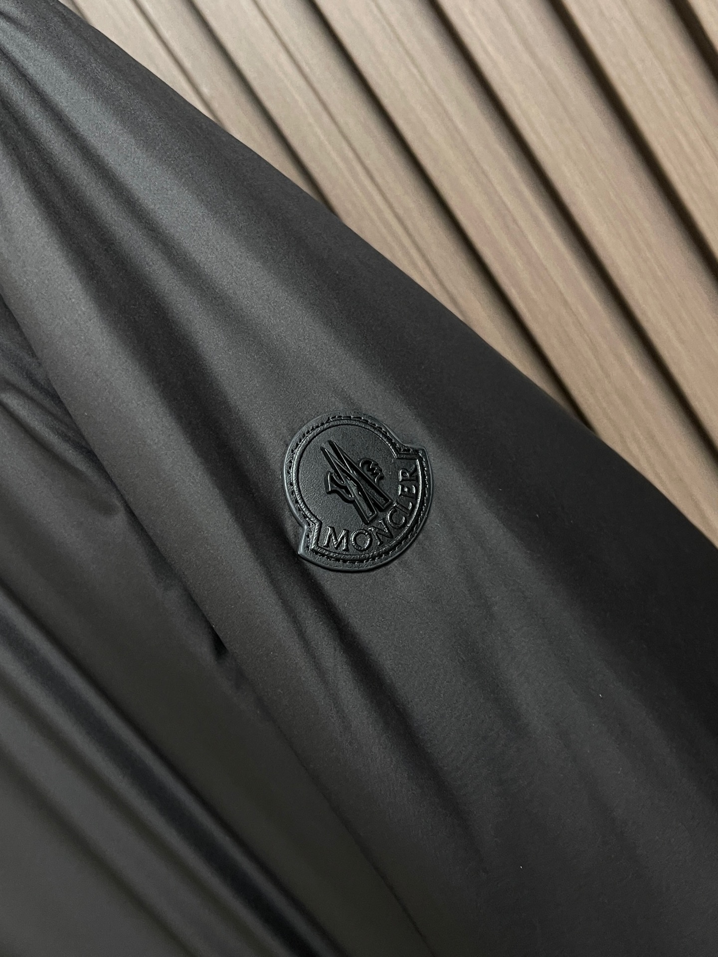 🛒🛒Moncler 2026ss秋冬新款连帽羽绒外套.处处细节显工艺足够的高级   结构性剪裁的设计改变来展现男士多样的