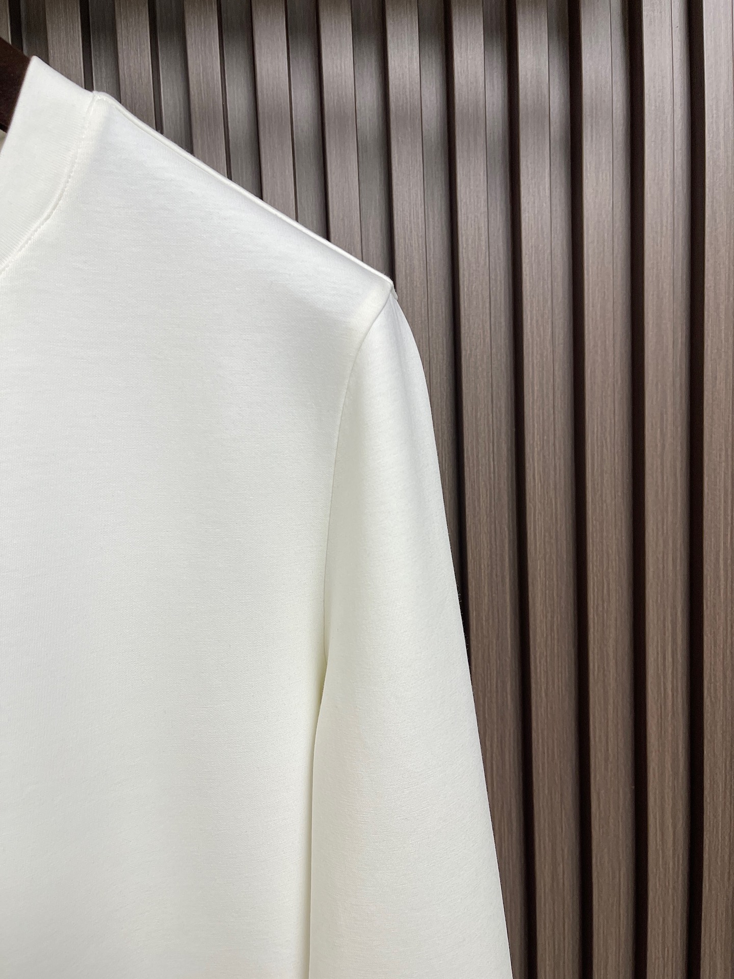 🛒🛒PRADA2026SS秋冬新款长袖T恤，采用精选36.6%棉22.9%腈纶18.3%聚酯纤维13.2%莫代尔6.3%
