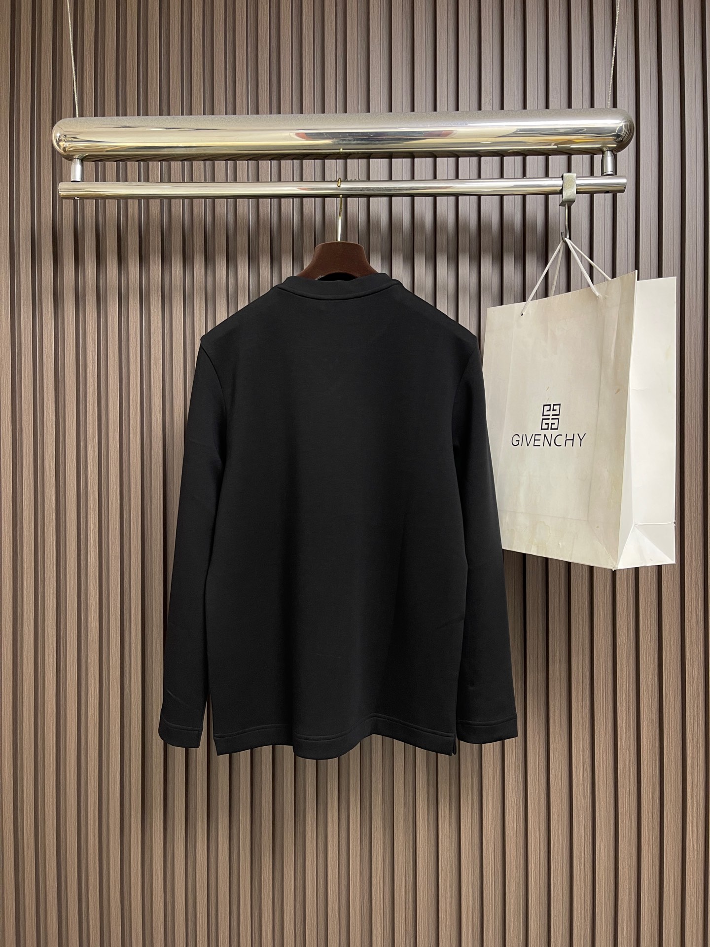 🛒🛒PRADA2026SS秋冬新款长袖T恤，采用精选36.6%棉22.9%腈纶18.3%聚酯纤维13.2%莫代尔6.3%