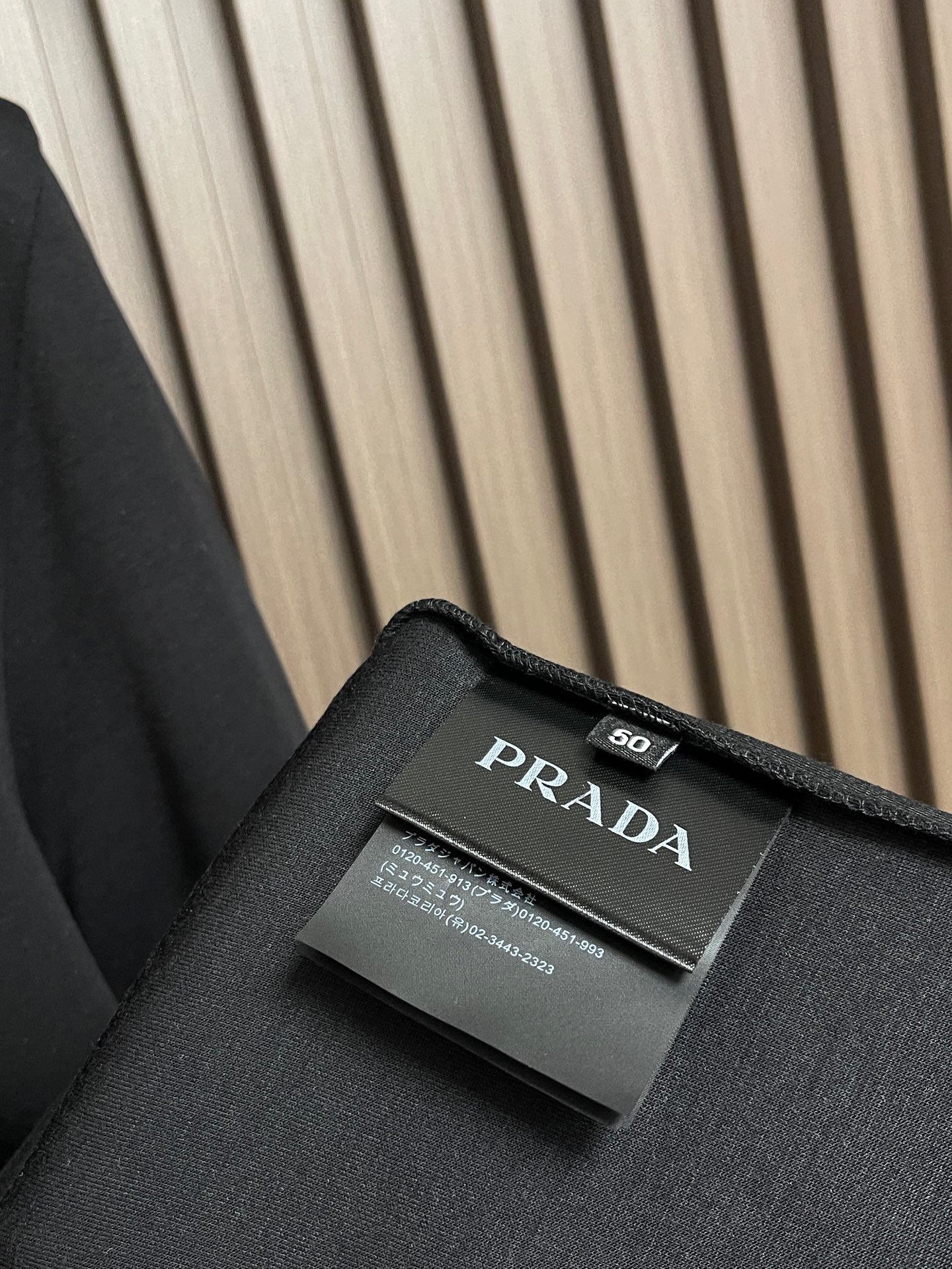 🛒🛒PRADA2026SS秋冬新款长袖T恤，采用精选36.6%棉22.9%腈纶18.3%聚酯纤维13.2%莫代尔6.3%