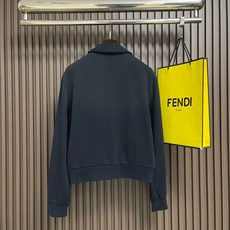 🛒🛒Acne studios 1996复古字母翻领拉链夹克外套,复古做旧翻领,胸口品牌字母刺绣点缀,松弛简约风格,日常穿 🛒🛒Acne studios 1996复古字母翻领拉链夹克外套,复古做旧翻领,胸口品牌字母刺绣点缀,松弛简约风格,日常穿