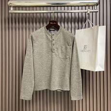 🛒🛒Loro Piana 四粒扣棉质圆领短袖t恤,甄选高品质纯棉面料织造而成,质地柔软细腻、透气亲肤,兼具良好垂坠感与挺 🛒🛒Loro Piana 四粒扣棉质圆领短袖t恤,甄选高品质纯棉面料织造而成,质地柔软细腻、透气亲肤,兼具良好垂坠感与挺