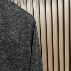 🛒🛒Loro Piana 四粒扣棉质圆领短袖t恤,甄选高品质纯棉面料织造而成,质地柔软细腻、透气亲肤,兼具良好垂坠感与挺 🛒🛒Loro Piana 四粒扣棉质圆领短袖t恤,甄选高品质纯棉面料织造而成,质地柔软细腻、透气亲肤,兼具良好垂坠感与挺