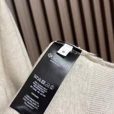 🛒🛒Loro Piana 长袖针织衫Polo,袖口、下摆与衣身采用一体织成工艺,无需拼接缝份,整体线条连贯流畅;减少多余 🛒🛒Loro Piana 长袖针织衫Polo,袖口、下摆与衣身采用一体织成工艺,无需拼接缝份,整体线条连贯流畅;减少多余