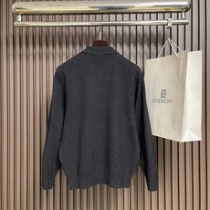 🛒🛒Loro Piana 长袖针织衫Polo,袖口、下摆与衣身采用一体织成工艺,无需拼接缝份,整体线条连贯流畅;减少多余 🛒🛒Loro Piana 长袖针织衫Polo,袖口、下摆与衣身采用一体织成工艺,无需拼接缝份,整体线条连贯流畅;减少多余