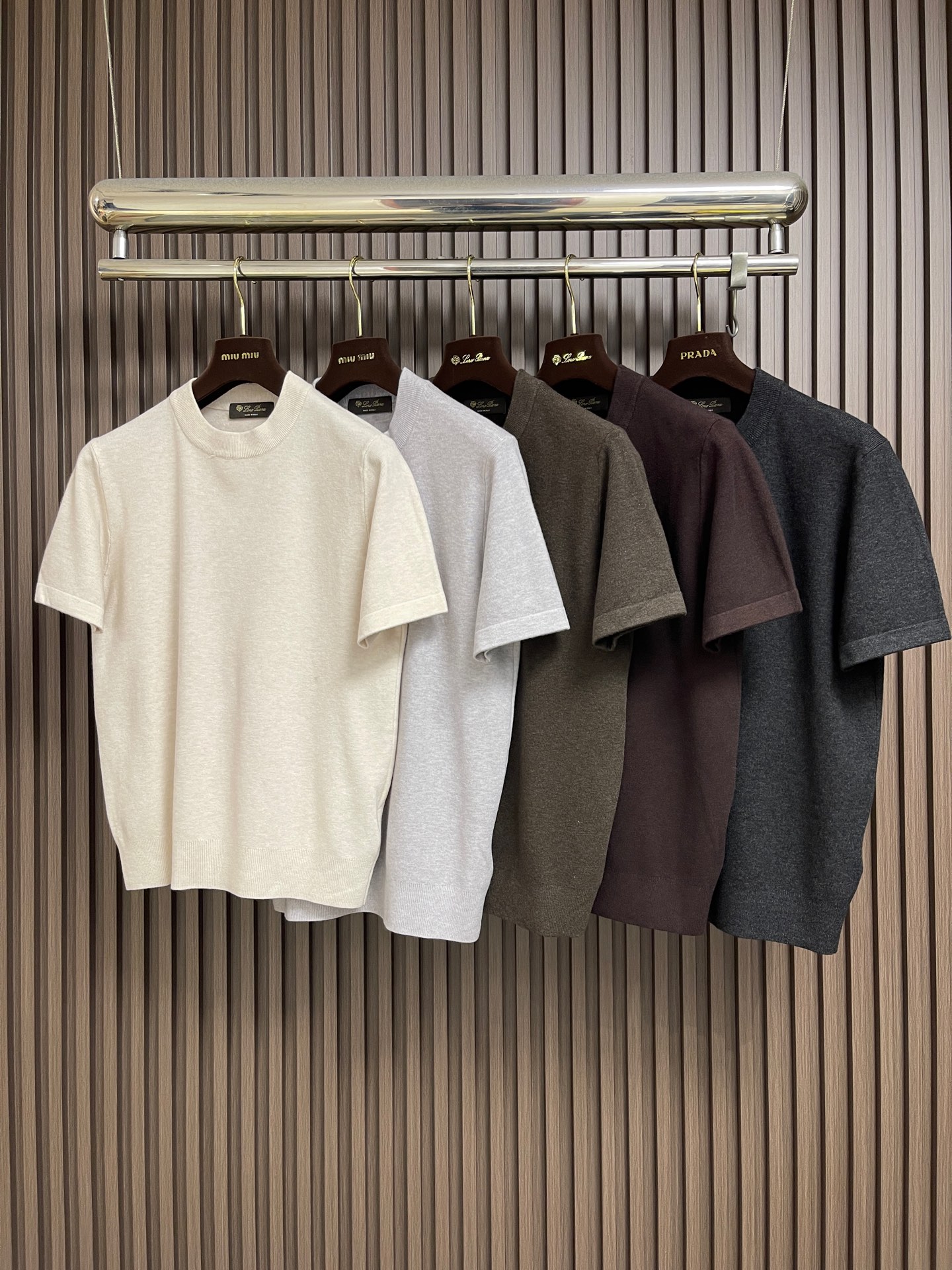 🛒🛒Loro Piana Loro Piana 低调老钱风2026SS 经典款针织短袖T恤，这款短袖以意大利利古里亚海岸