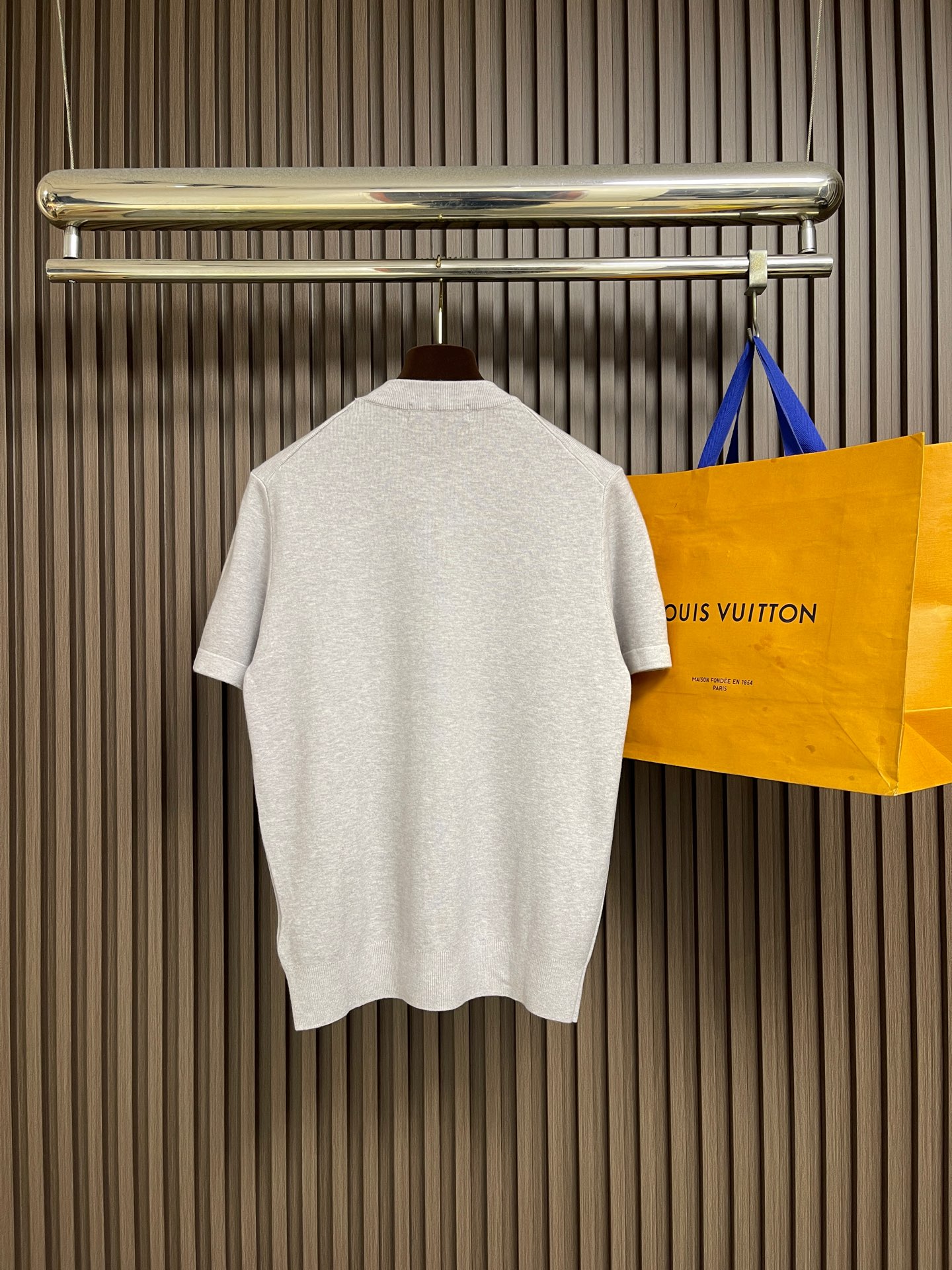 🛒🛒Loro Piana Loro Piana 低调老钱风2026SS 经典款针织短袖T恤，这款短袖以意大利利古里亚海岸