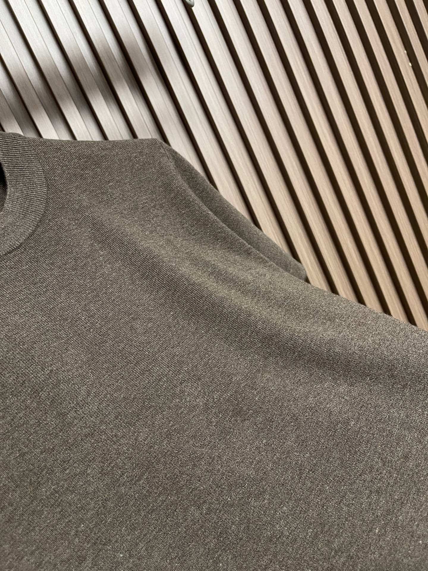 🛒🛒Loro Piana Loro Piana 低调老钱风2026SS 经典款针织短袖T恤，这款短袖以意大利利古里亚海岸