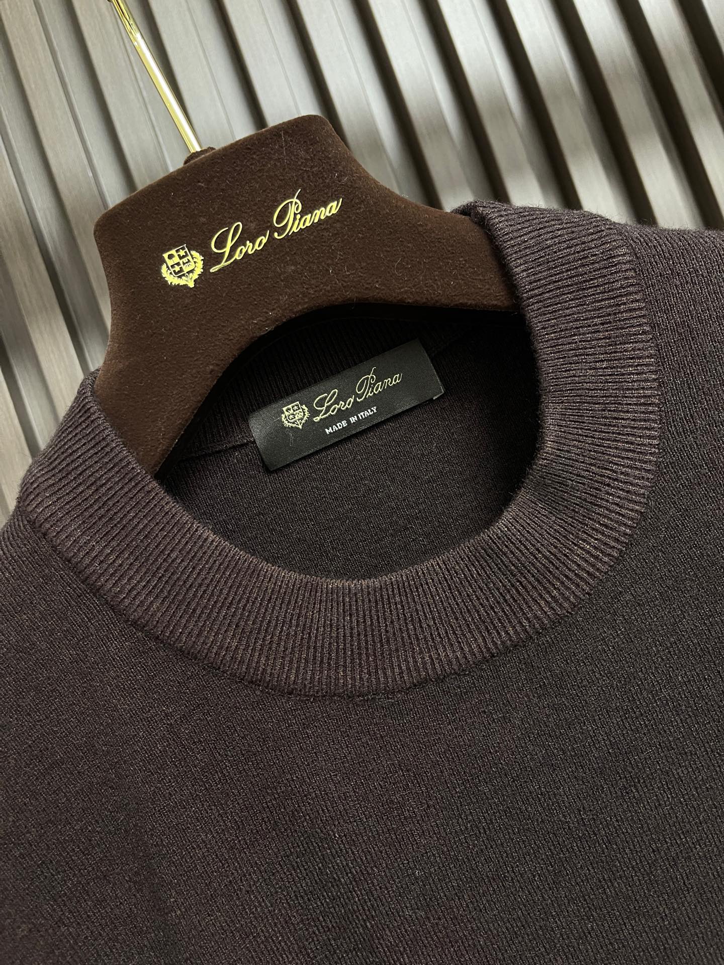 🛒🛒Loro Piana Loro Piana 低调老钱风2026SS 经典款针织短袖T恤，这款短袖以意大利利古里亚海岸