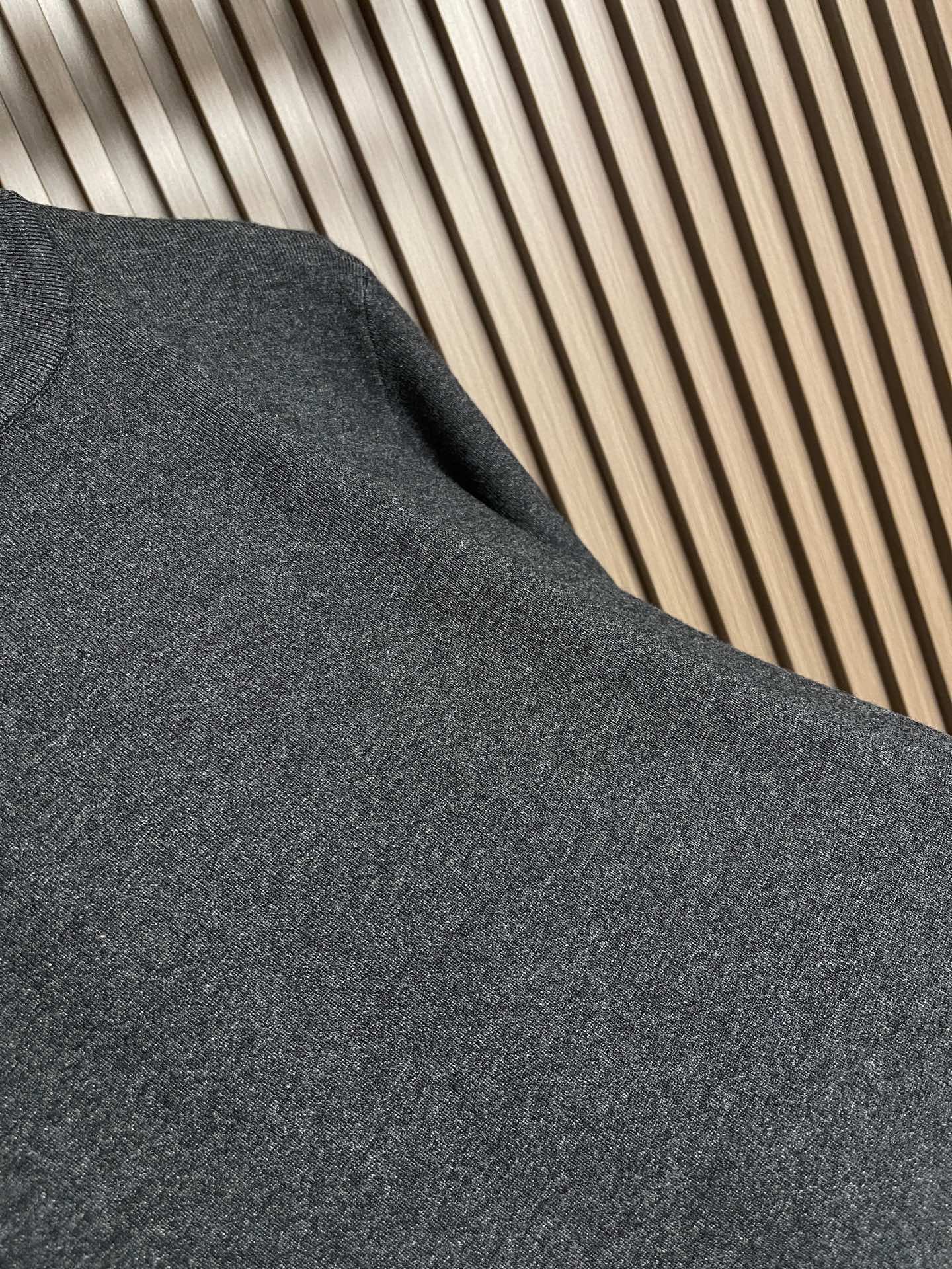 🛒🛒Loro Piana Loro Piana 低调老钱风2026SS 经典款针织短袖T恤，这款短袖以意大利利古里亚海岸