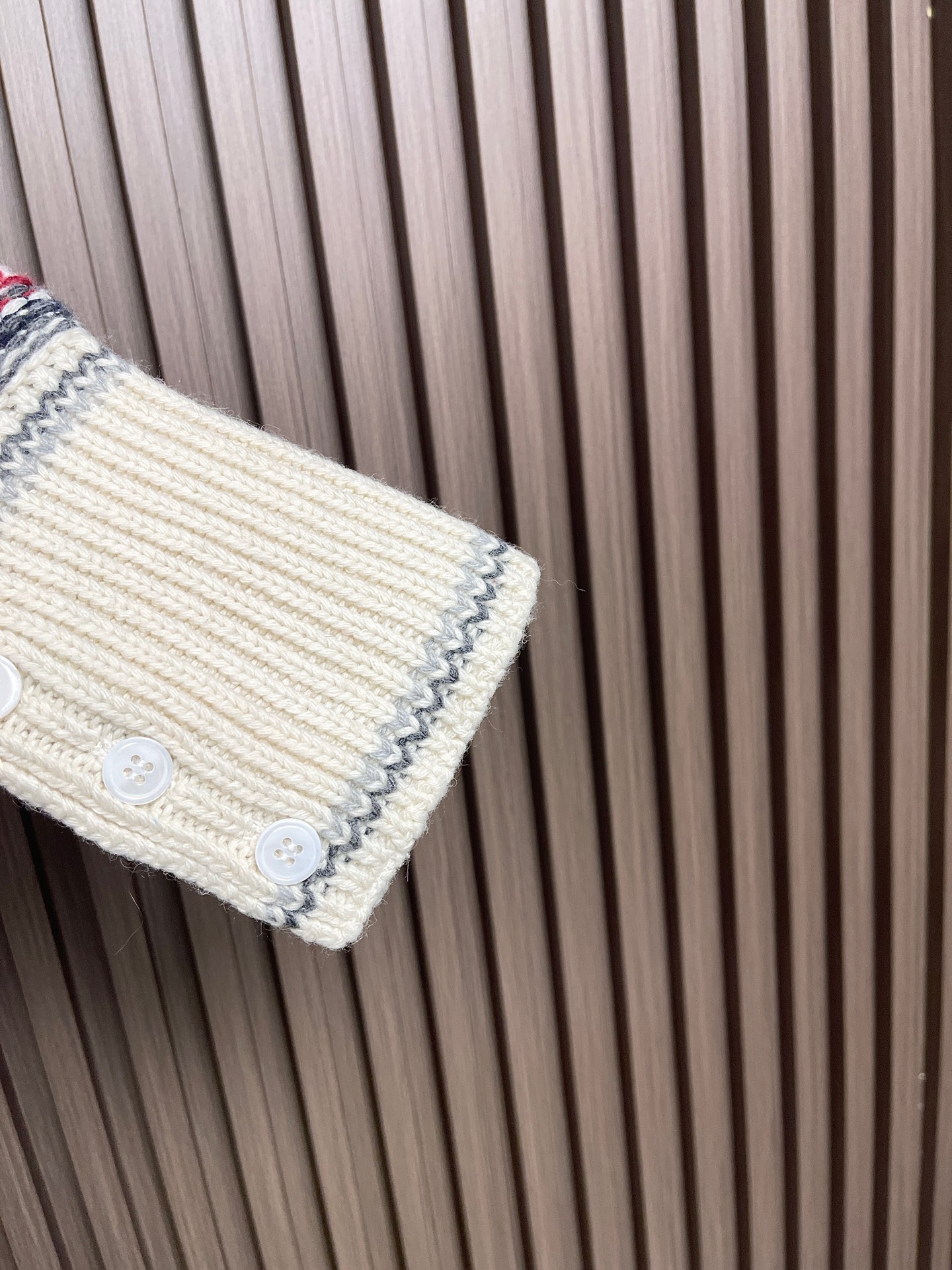 🛒🛒THOM BROWNE TB费尔岛提花青果领羊毛开衫，秋冬氛围感王牌单品，品牌标志性轻奢复古针织外套，融合传统北欧费