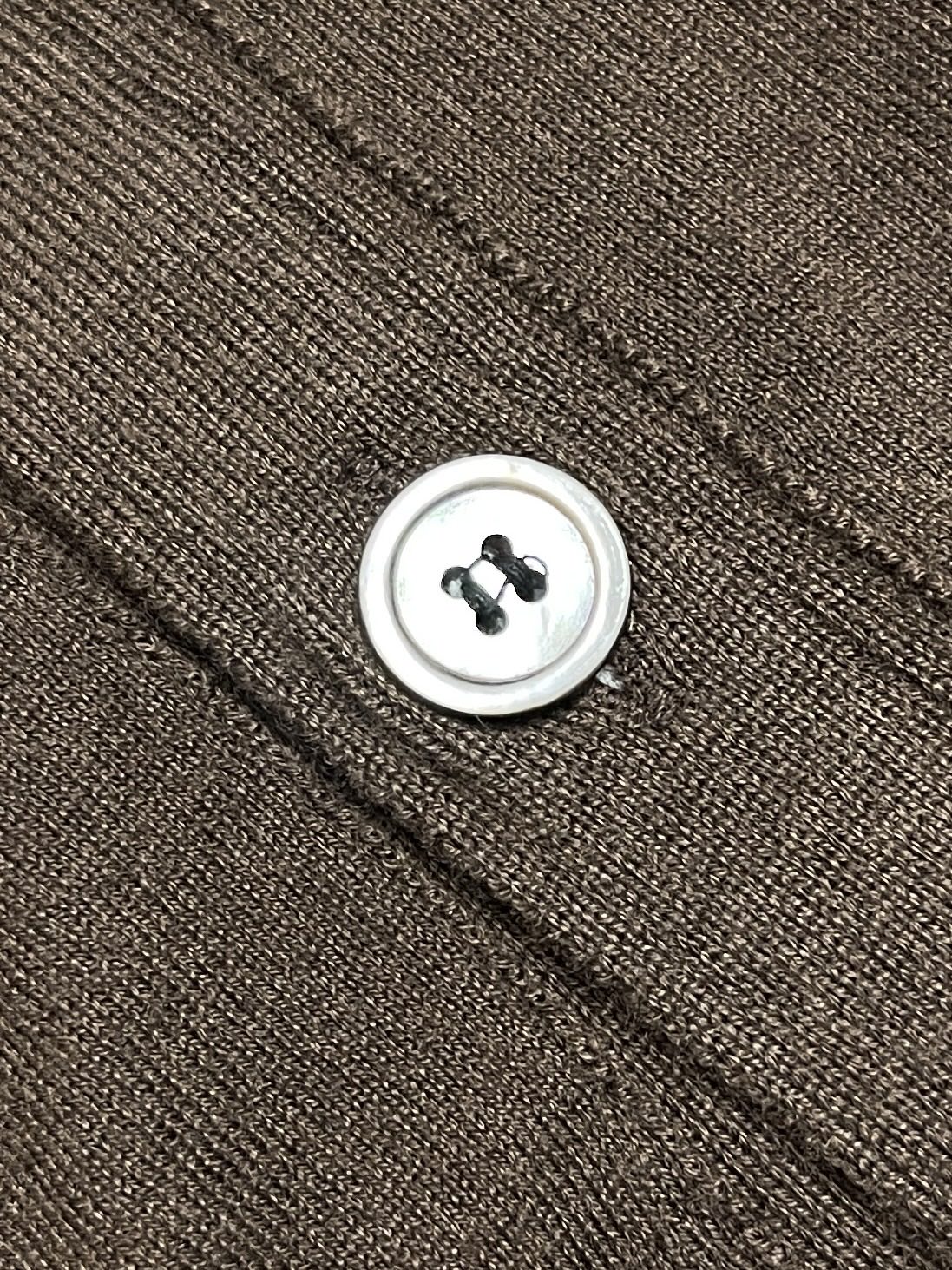 🛒🛒thom browne tb 2026ss早秋新款 细羊毛针织色织四杠V领羊毛薄款五扣  男女同款，经典V领细羊毛毛