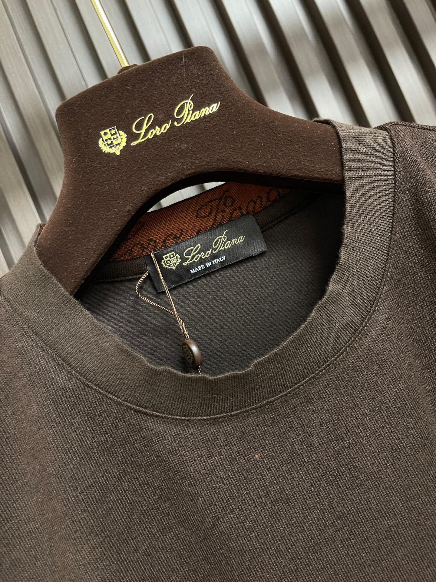 🛒🛒Loro Piana LoroPiana 仔章Logo标识圆领短袖T恤 面料采用高支长绒棉材质 上身丝滑 透气 又有