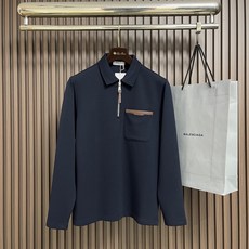 🛒🛒berluti 2026ss新品半拉链卫衣长袖Polo,胸前精致皮质图案logo,帅气时尚,简约百搭款。面料棉 不仅 🛒🛒berluti 2026ss新品半拉链卫衣长袖Polo,胸前精致皮质图案logo,帅气时尚,简约百搭款。面料棉 不仅