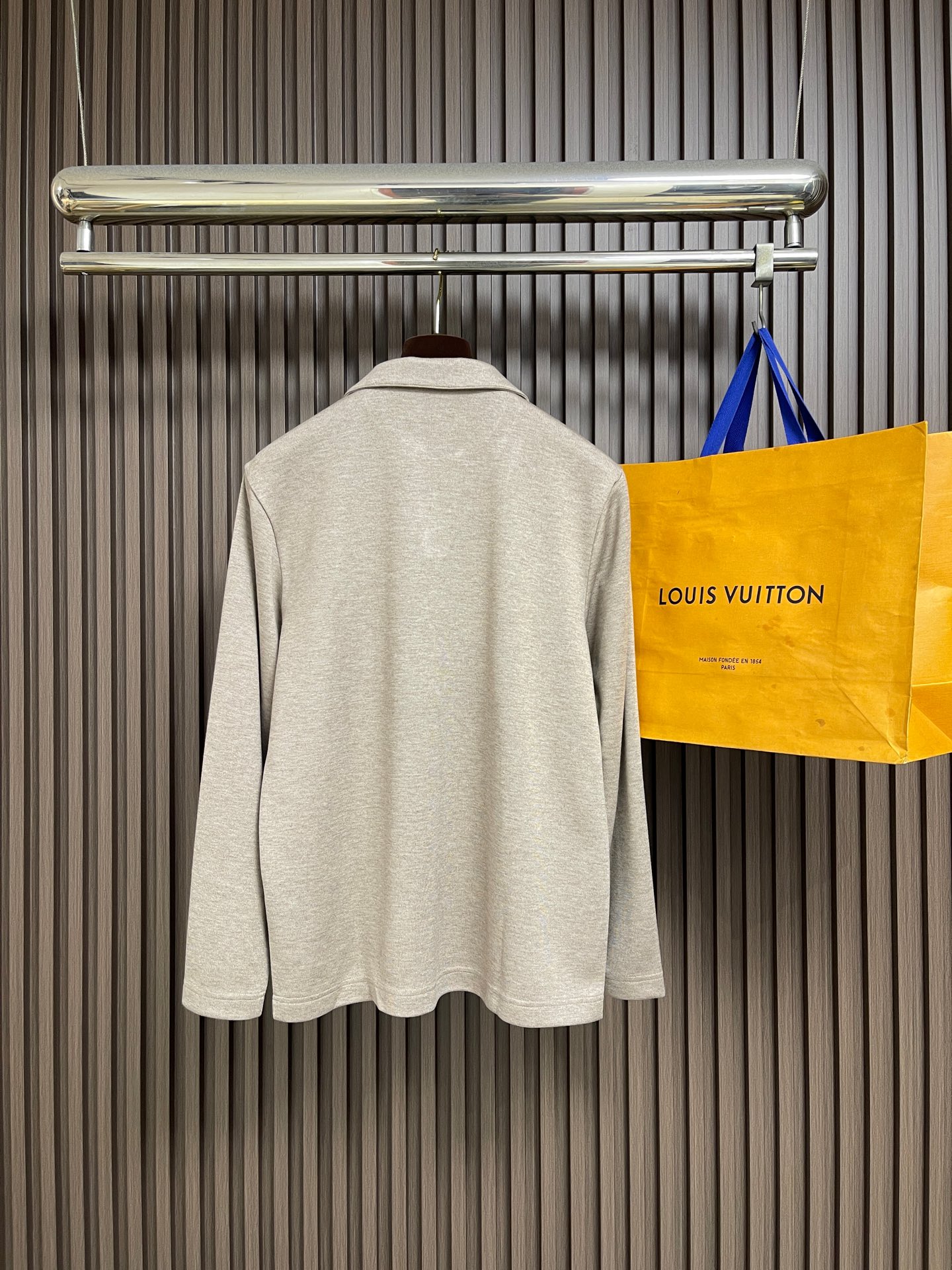 🛒🛒Berluti 布鲁提 2026SS夏季长袖圆领Polo，胸前简约logo设计，简约大气时尚百搭，手感舒适 透气有型