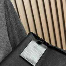 🛒🛒Zegna 提花针织长袖Polo衫,选用杰尼亚柔软的PremiumCotton棉质纱线制成,为休闲经典服饰注入考究气 🛒🛒Zegna 提花针织长袖Polo衫,选用杰尼亚柔软的PremiumCotton棉质纱线制成,为休闲经典服饰注入考究气