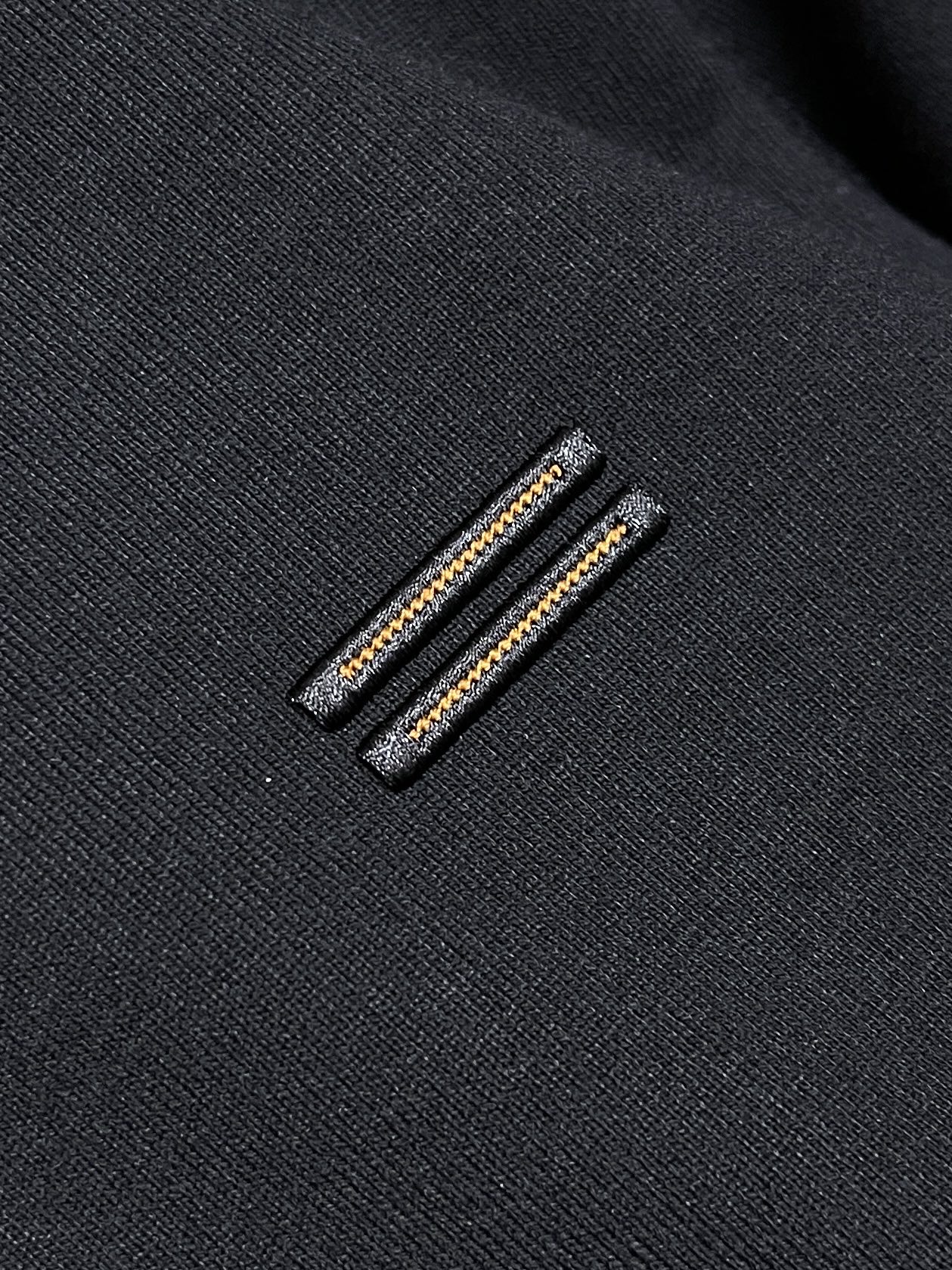🛒🛒Zegna 提花针织长袖Polo衫，选用杰尼亚柔软的PremiumCotton棉质纱线制成，为休闲经典服饰注入考究气